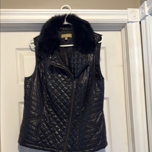 Talbots size large vest with faux fur detachable collar